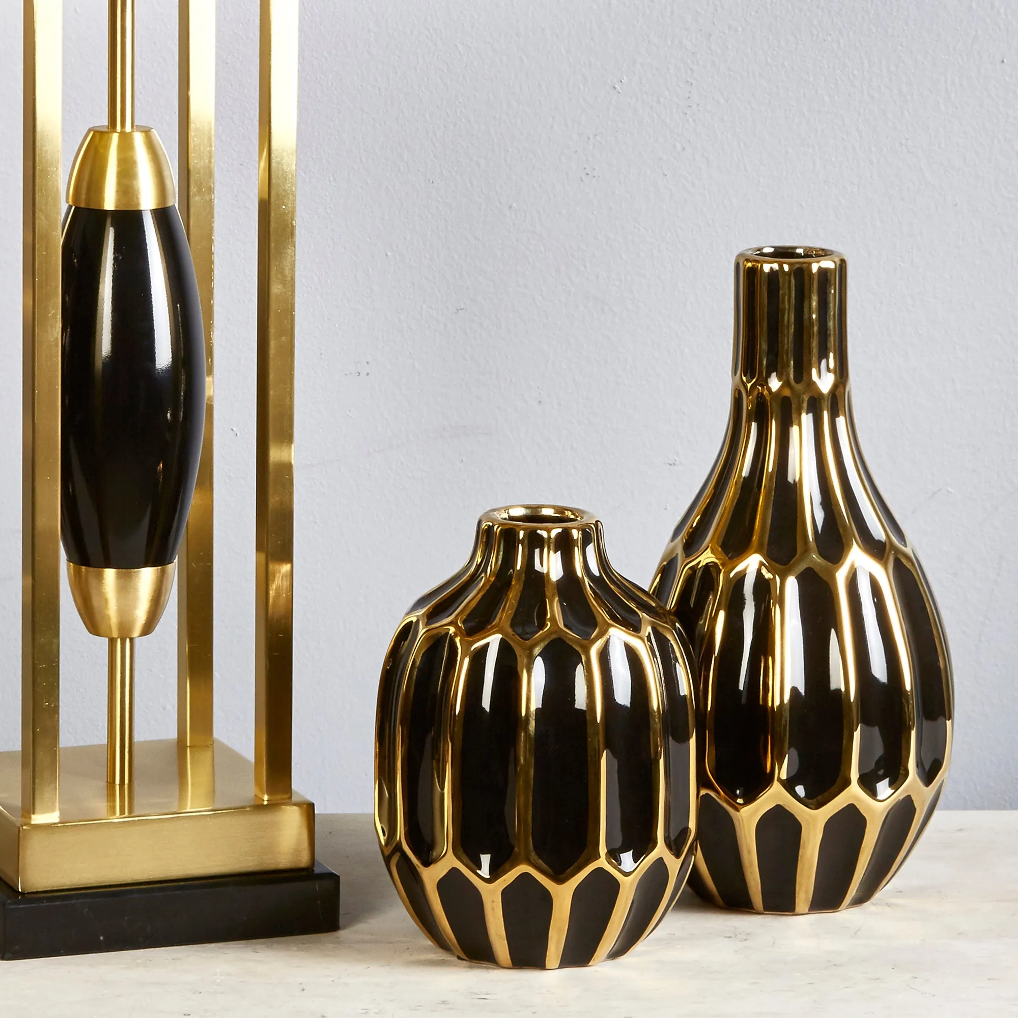 CERAMIC VASE 8", BLACK/GOLD
