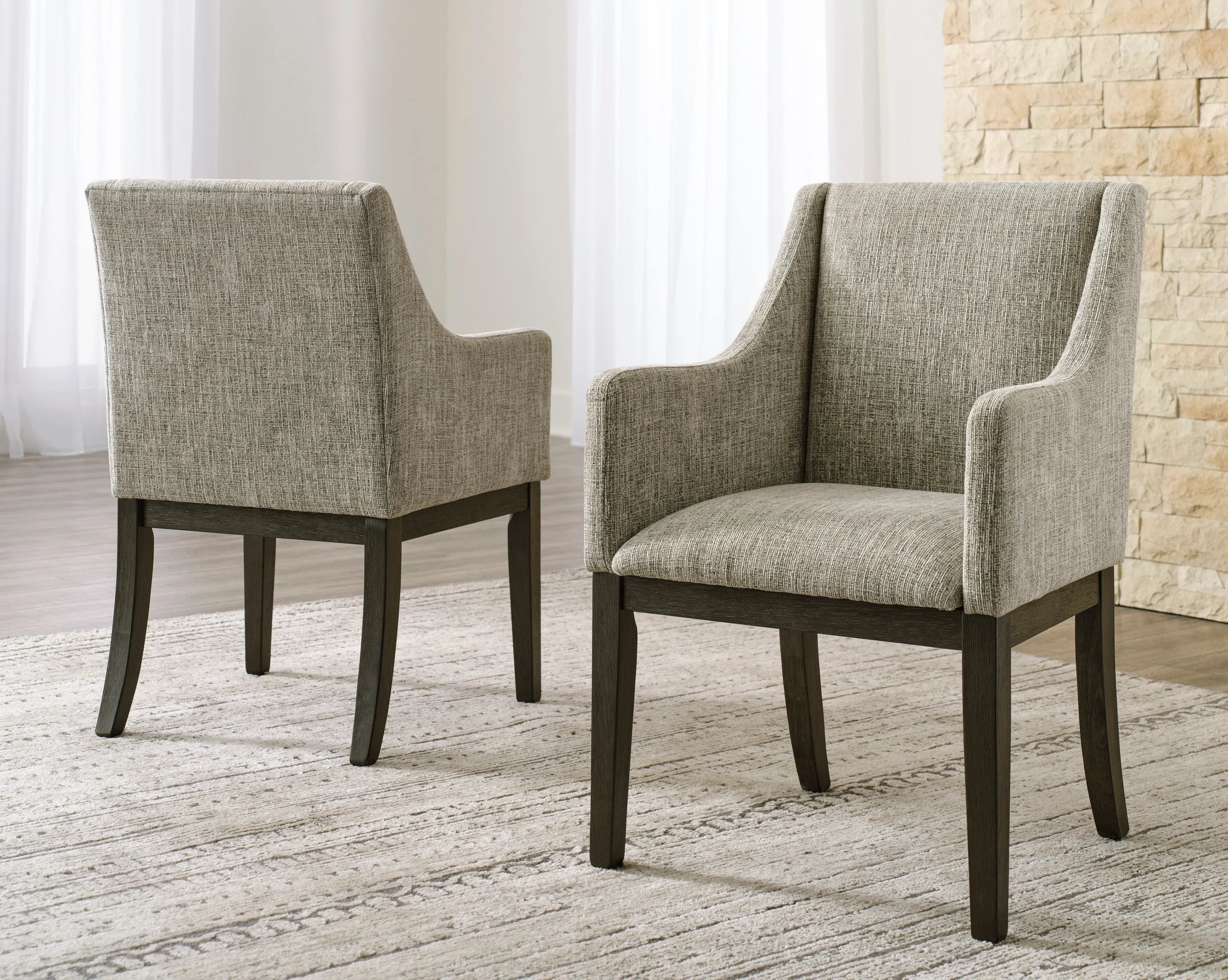DINING UPH ARM CHAIR